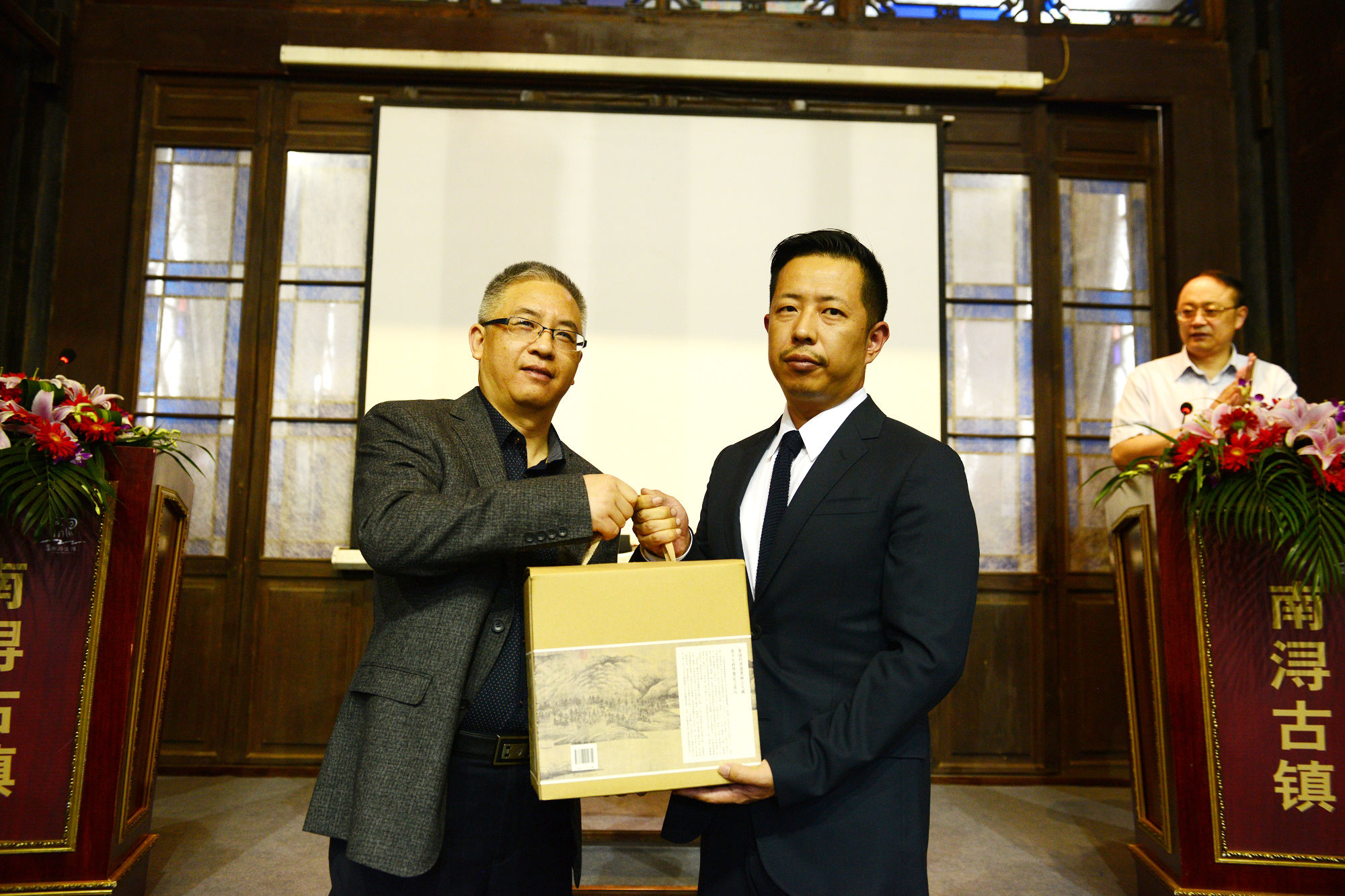 上海书画社：专业立社，镂刻精品，做强品牌