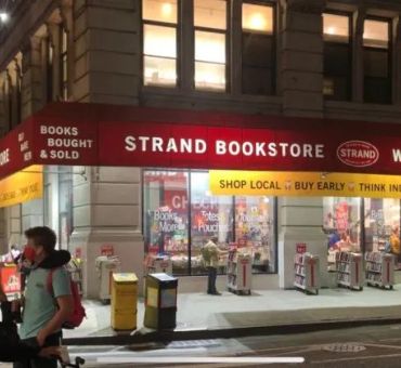 美国实体书店卖惨记