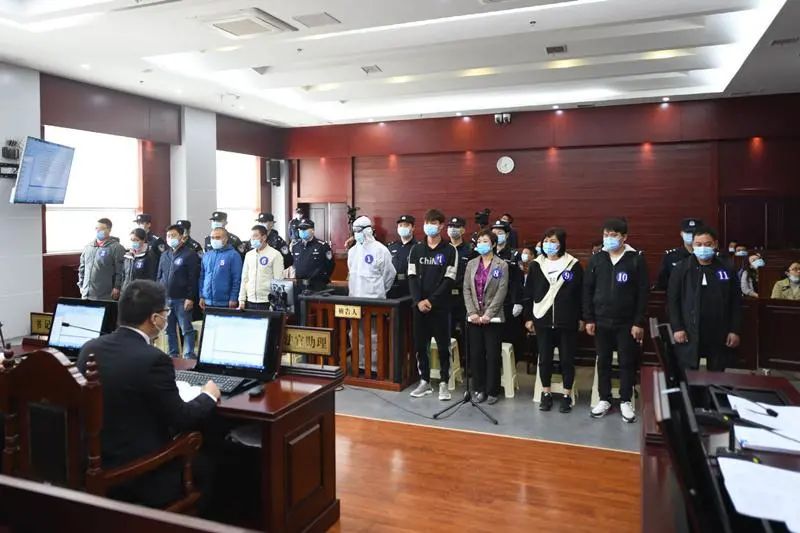 盗版生意也不好做，为了拼销量还要打折