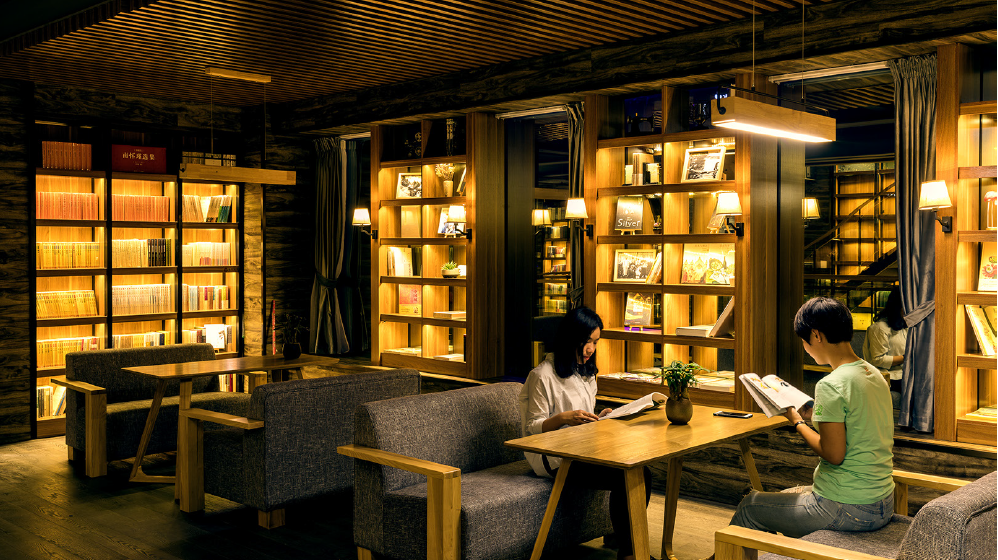 高校校园书店如何自我“造血”？