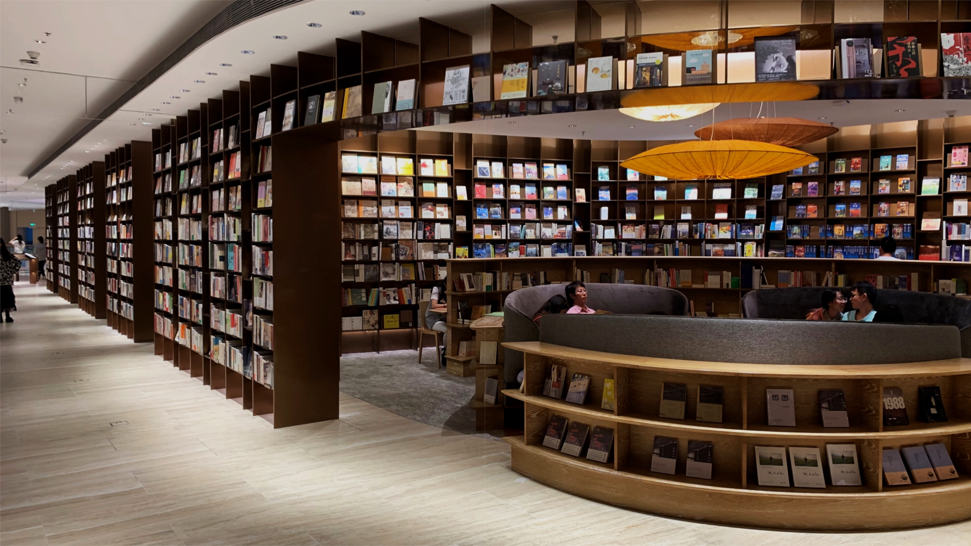 实体书店的“盛夏思维”