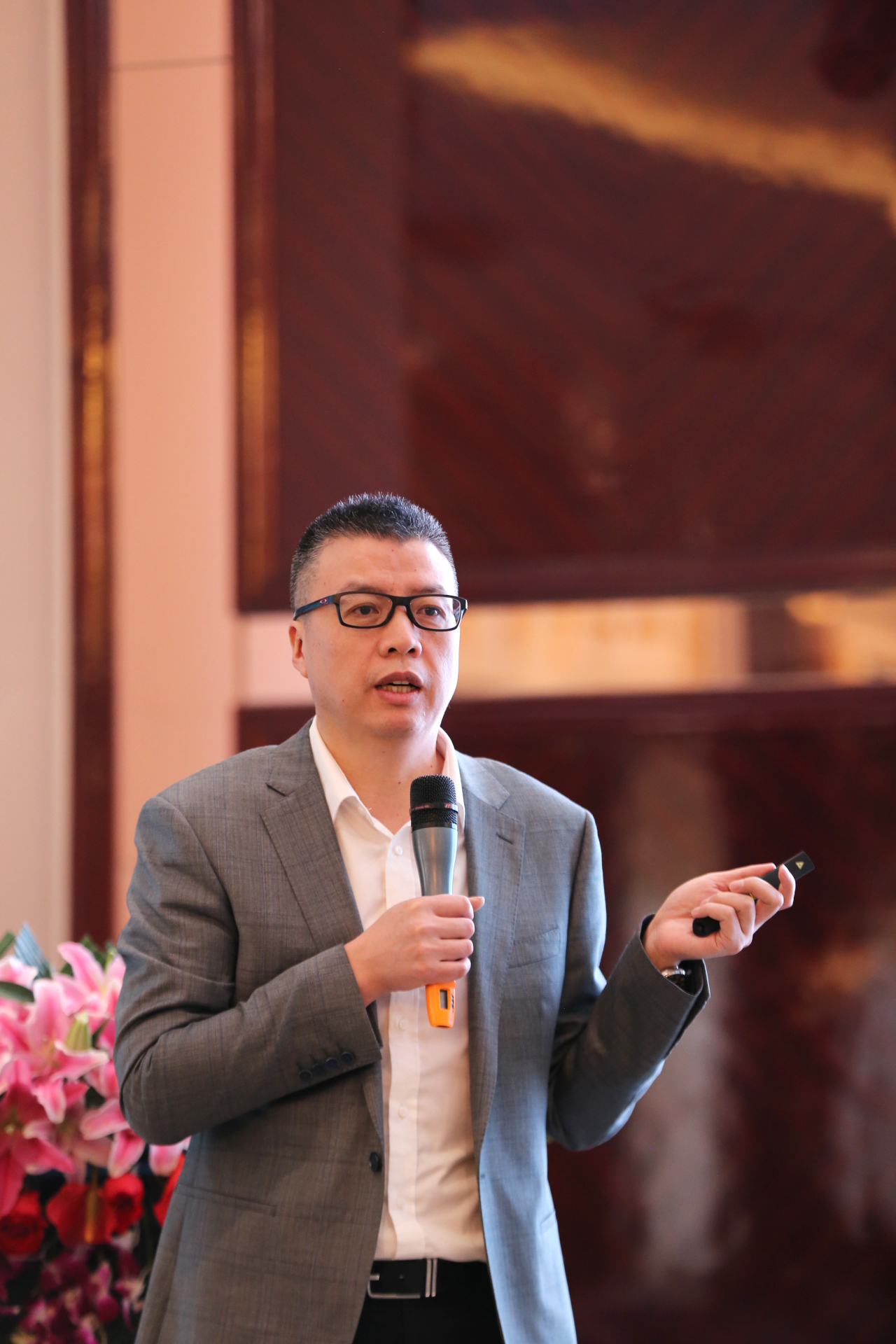 哪家社吞下了馆配市场最大的蛋糕？——2018人天馆配市场报告