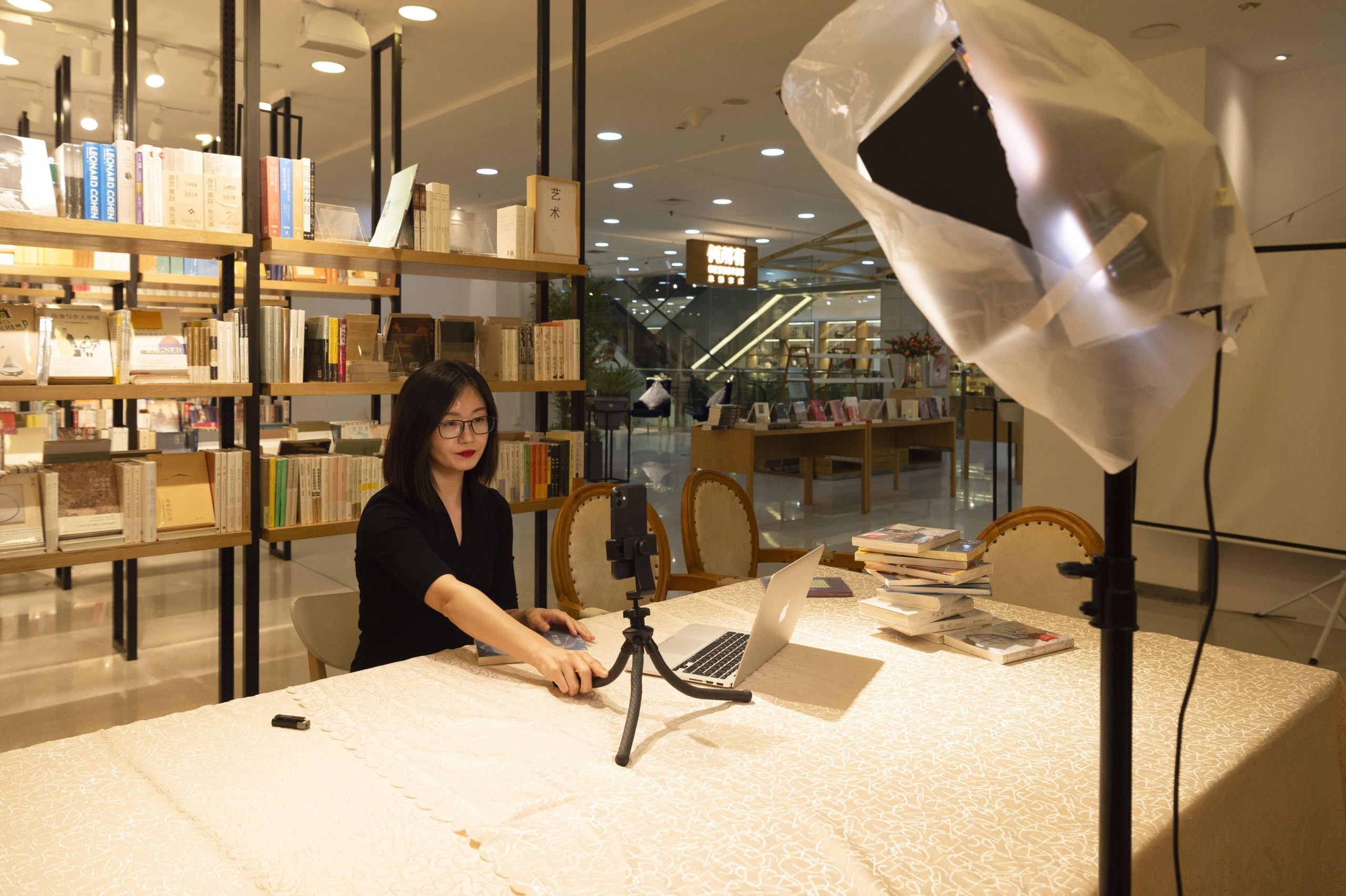 如何玩转图书直播带货？