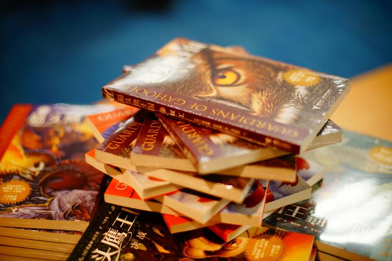 动物奇幻小说作家凯瑟琳·拉丝基十年磨一剑 “猫头鹰王国”全新上市