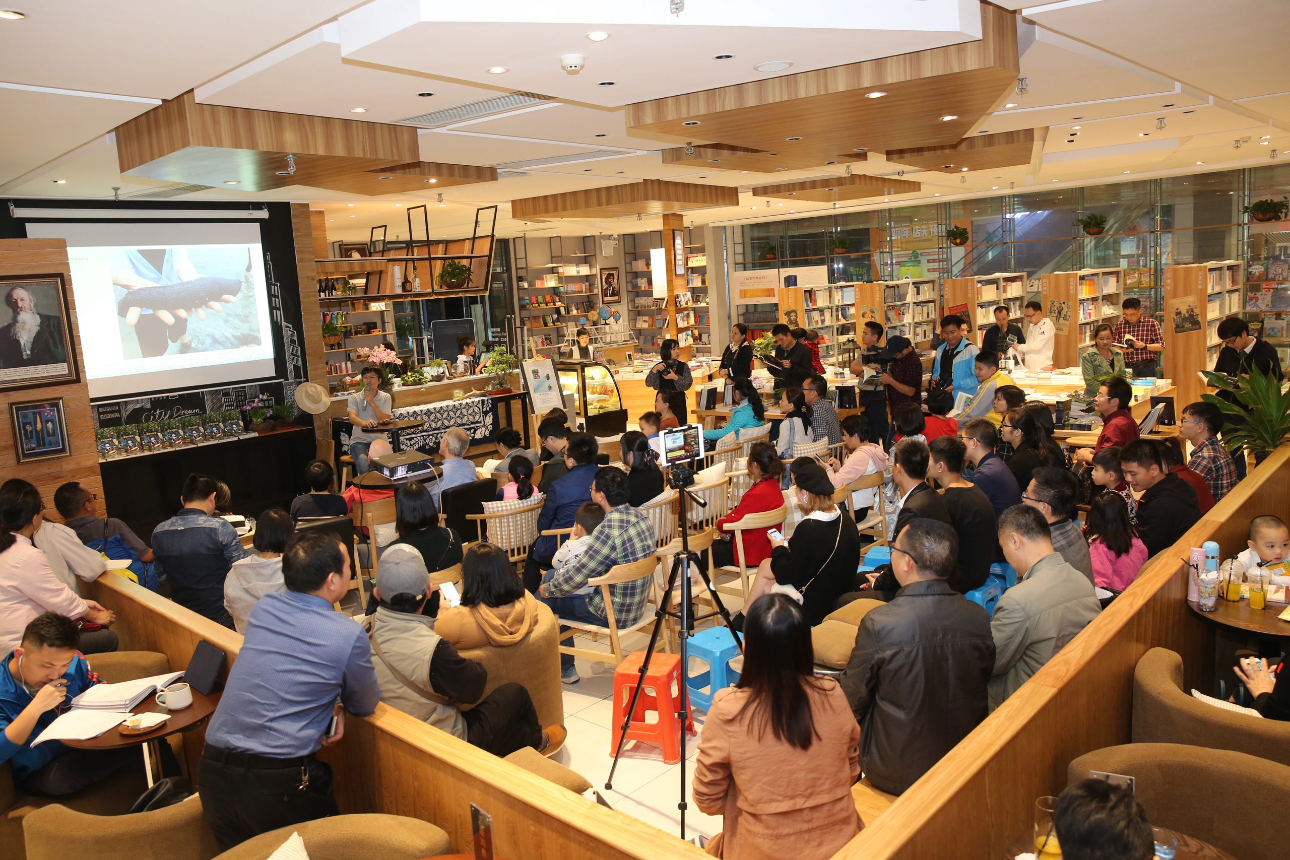 海南出版社：琼崖文化播种者