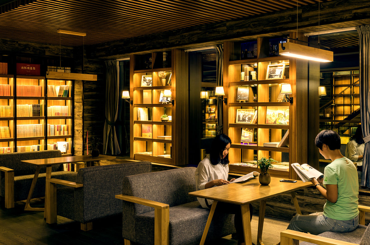 黄轩庄：破解校园书店生存之问