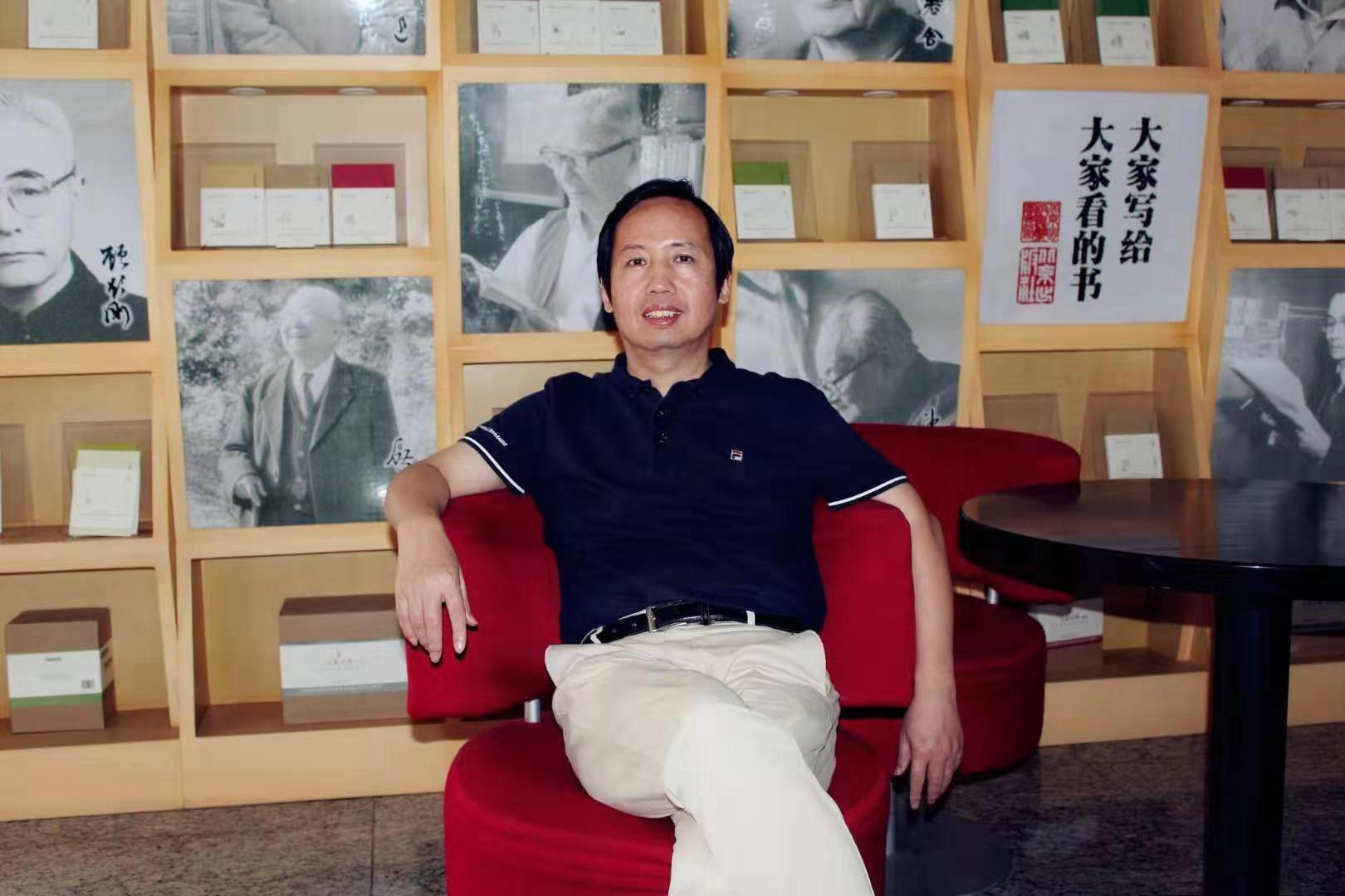 对话韩敬群：文学编辑的“光辉宝藏”