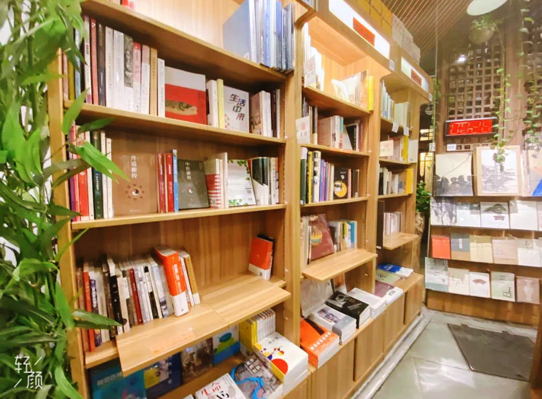 “你干点啥不行，非来开书店！”