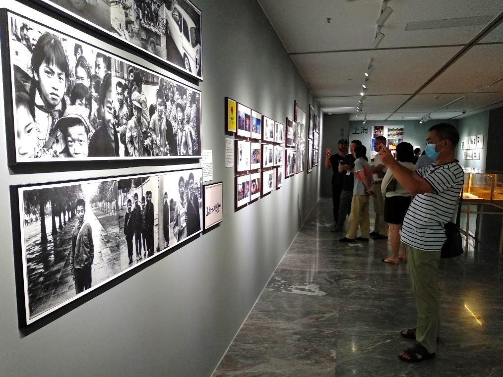 “凝视中国——外国人眼中的中国（1840年代至今）”影像展在广西师范大学出版社美术馆开幕