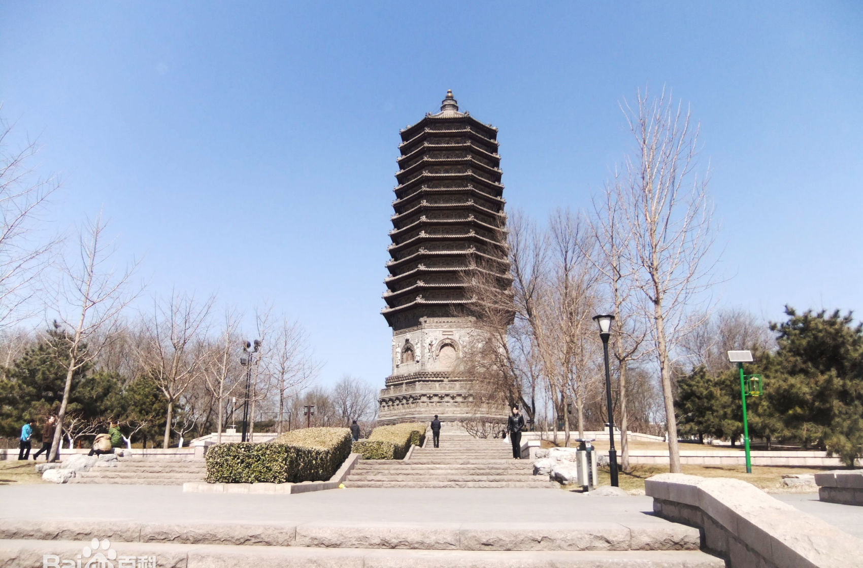 洋镜头下的玲珑塔