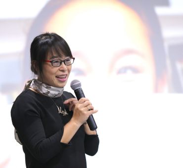 郁蓉：用剪刀作画的人