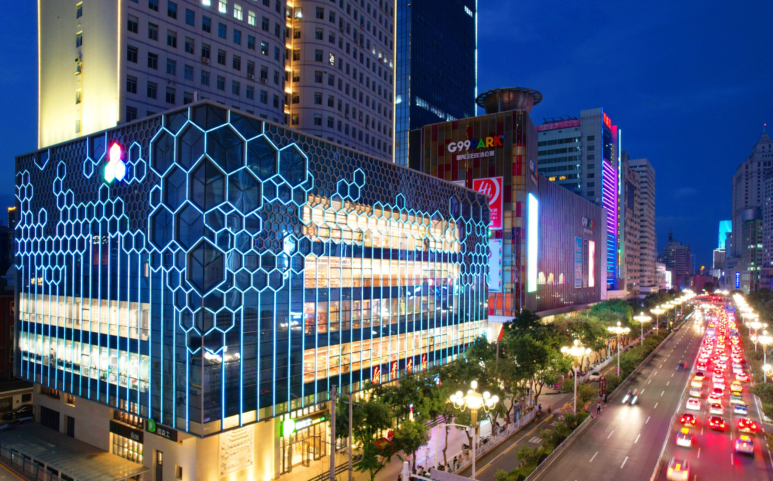 用一年时间让一家万平大书城彻底变样