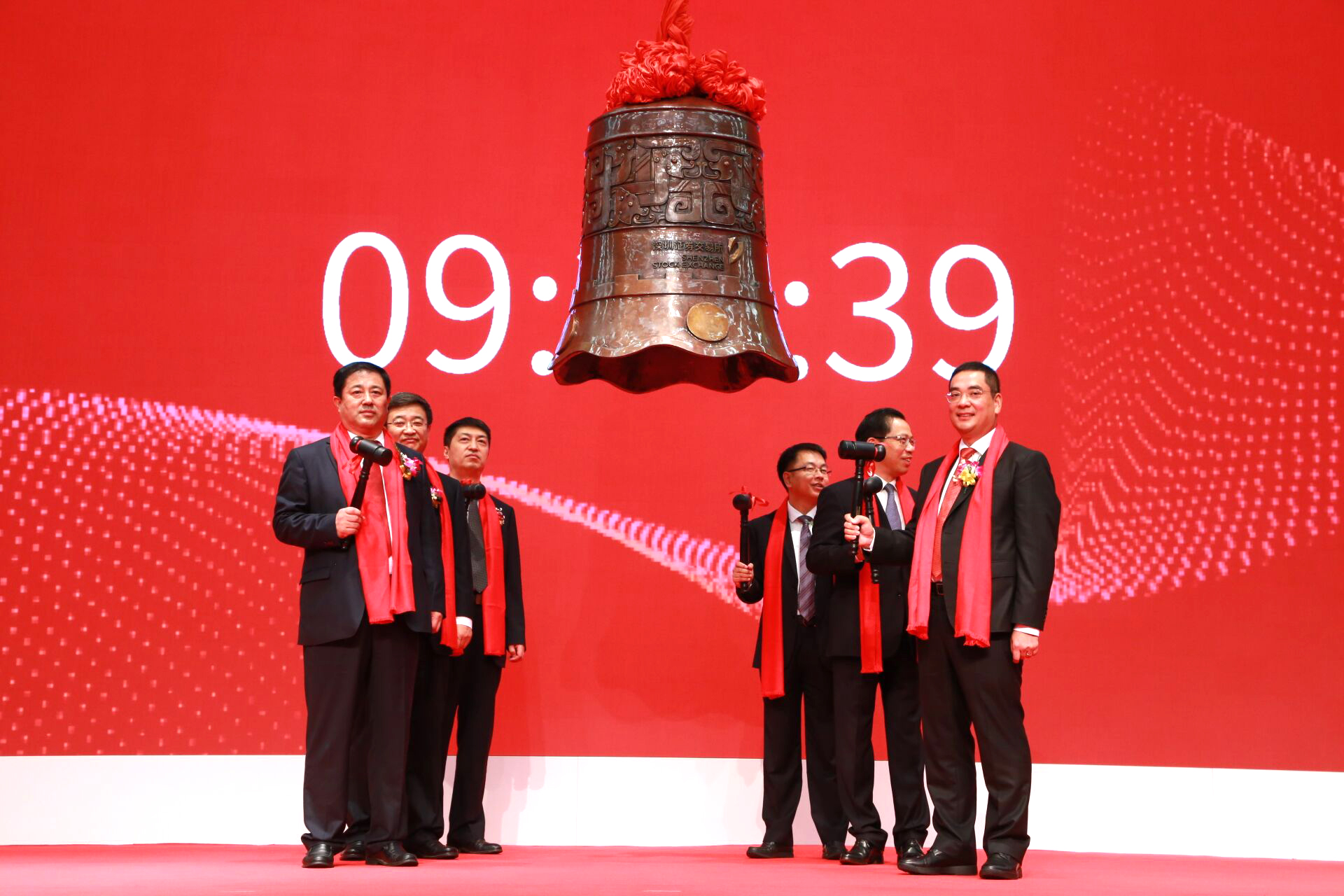 世纪天鸿敲钟，教育出版的想象空间有多大？