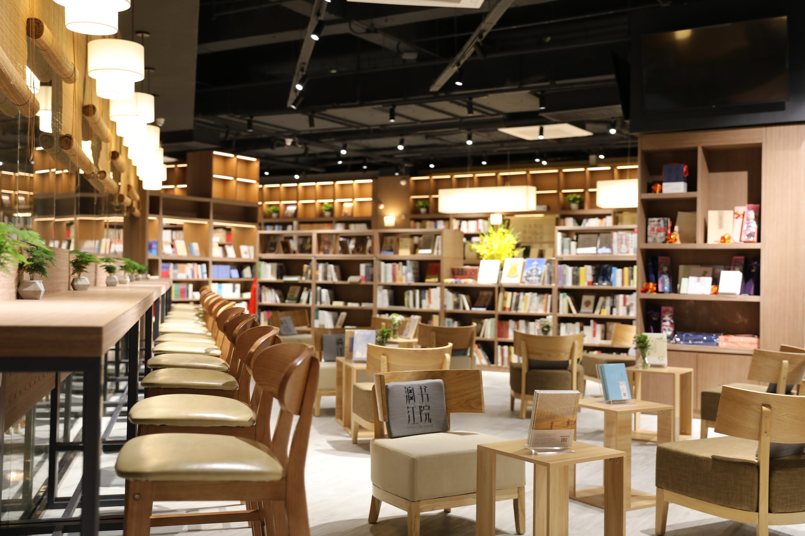 漓江书院于媛媛:实体书店要与时俱进，建立快速反应机制