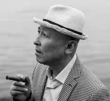 散文｜龚曙光：何先生立伟