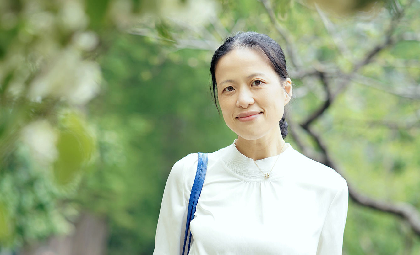 译林出版社： 文学出版人必须从稿子和案头抬起头来