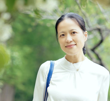 译林出版社： 文学出版人必须从稿子和案头抬起头来