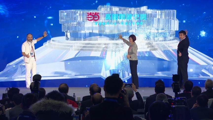 读书和滑雪更配？当当网连续3年为北大光华EMBA滑雪俱乐部送书香