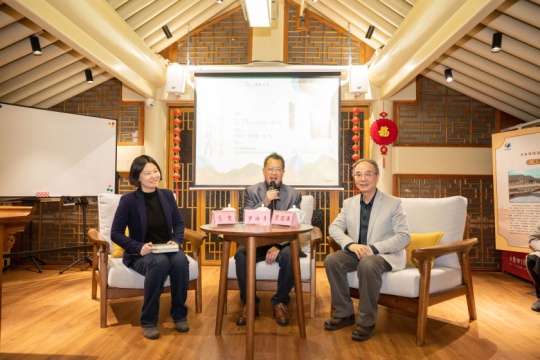 用责任敲响人与时代的大门