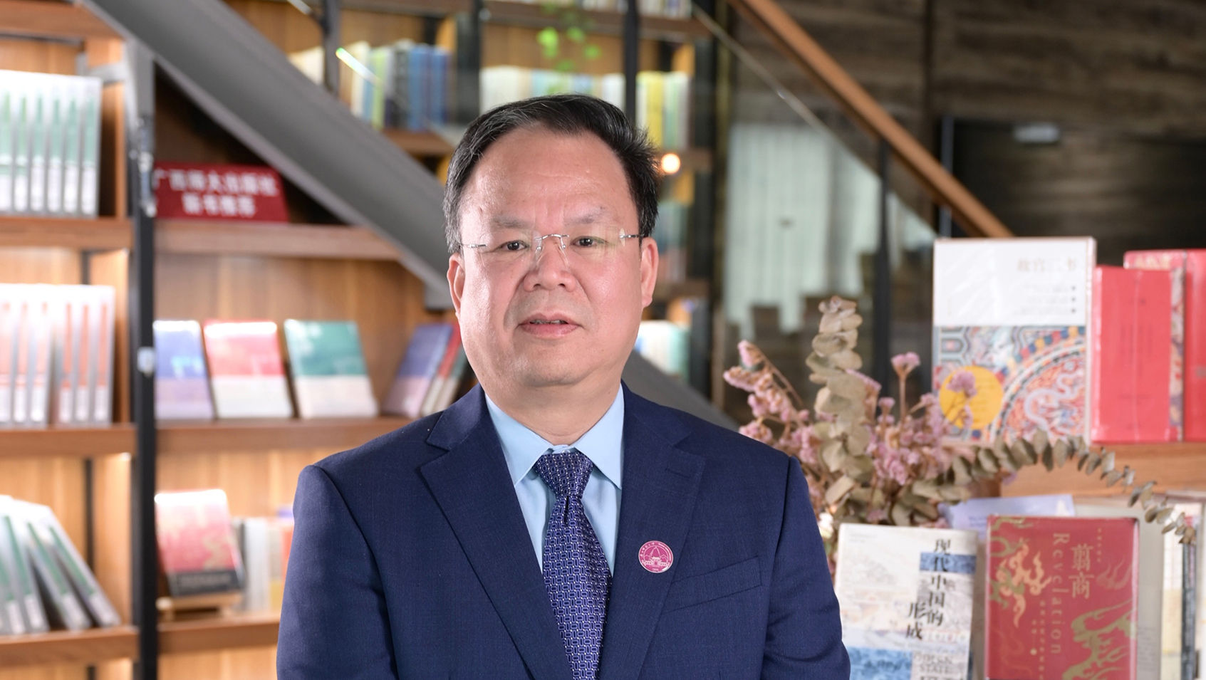黄轩庄：立足主业融延发展，大学社行稳才能致远