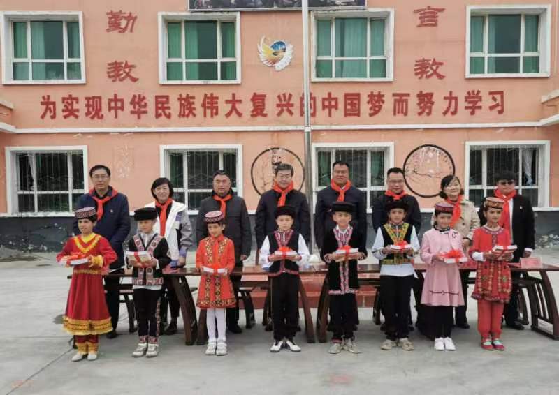 人教社主题阅读活动走进新疆喀什,把书香带到帕米尔高原