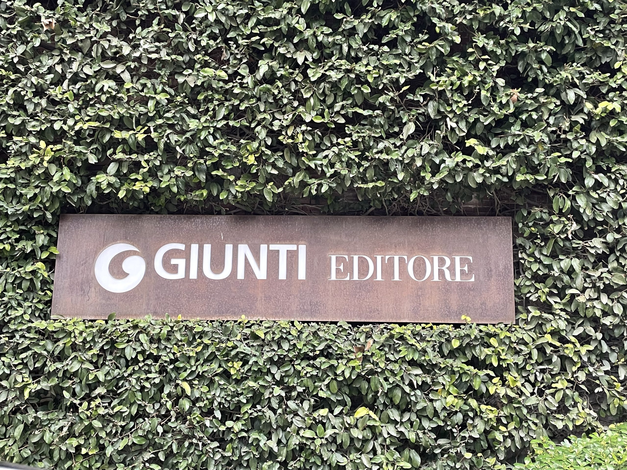 57年前，他的出版社被洪水淹没