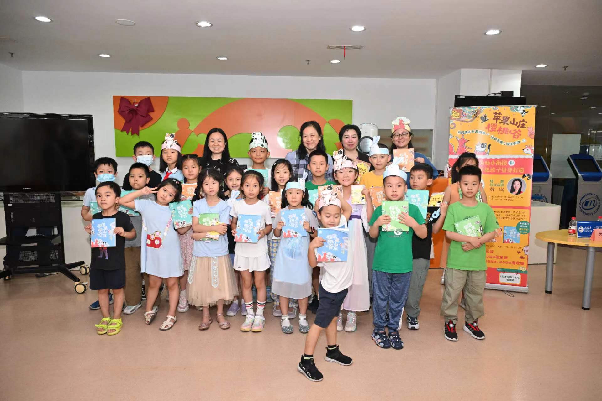 资深儿童文学作家陈晖出席上海书展 与孩子们共探桥梁书阅读的关键