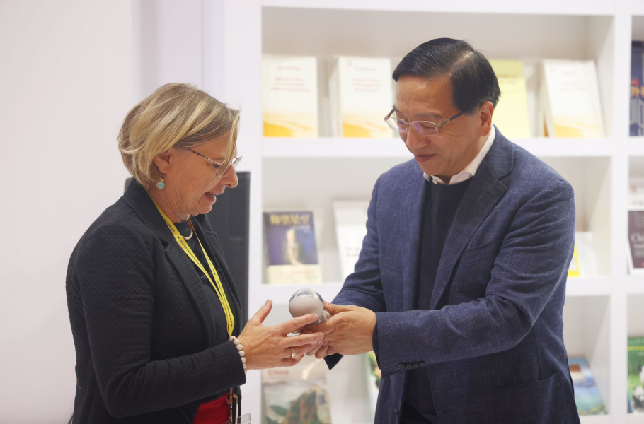 浙江出版联合集团“Hello.Frankfurt”版贸推介会在法兰克福顺利举行