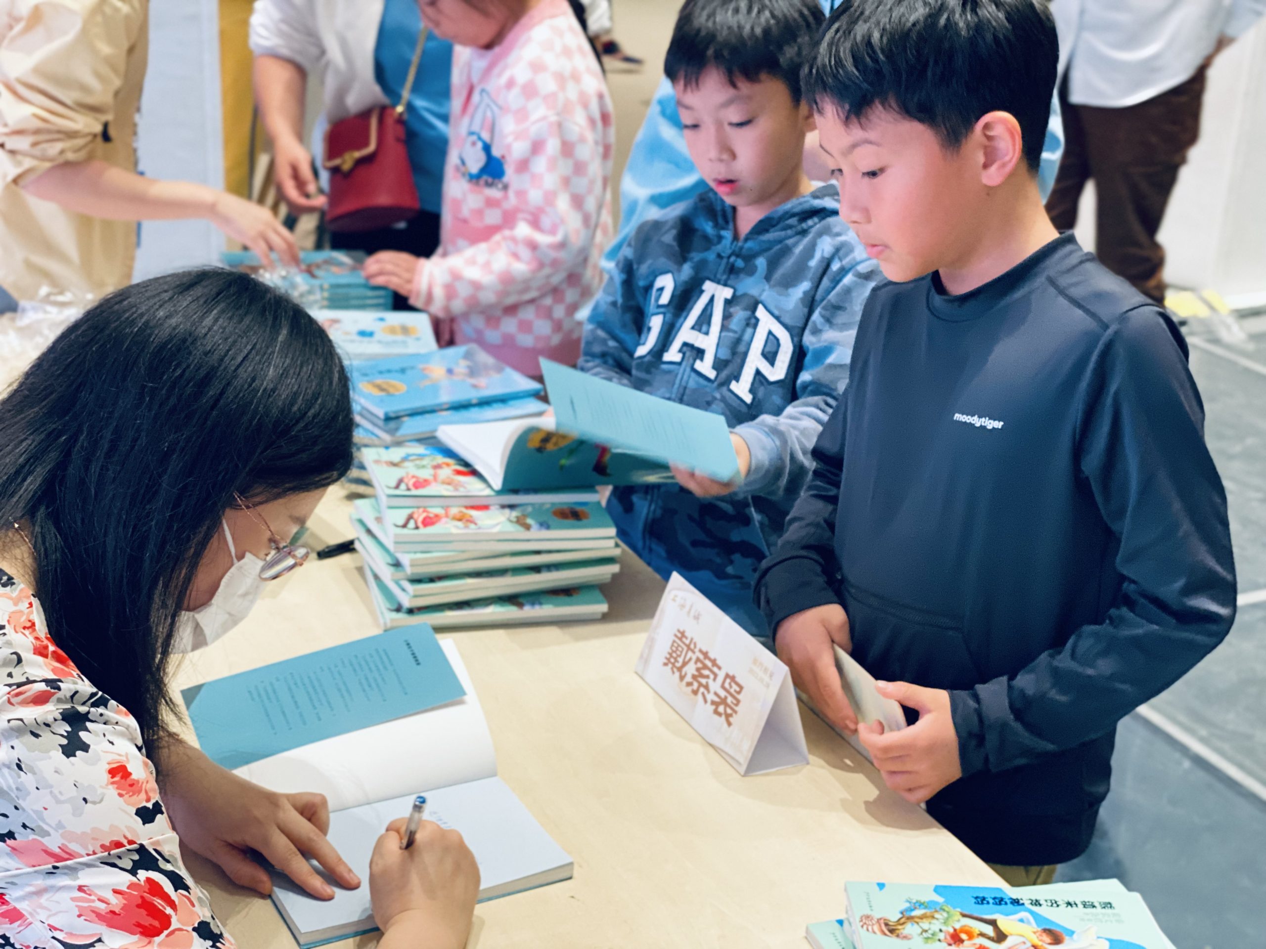 作家戴萦袅做客上海书城，以《小熊包子大冒险》谈幻想儿童文学