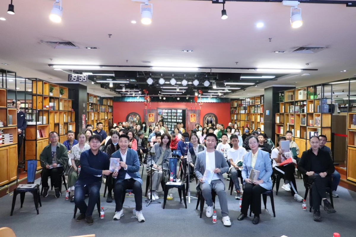 雨果奖得主海漄首部科幻短篇集《海漄怪奇故事集》重磅亮相