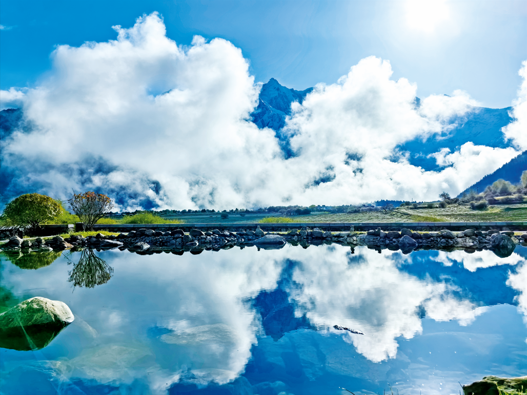俞敏洪新书《我从雪域走过》：21天藏地之旅，让生命在高山大水间升华！