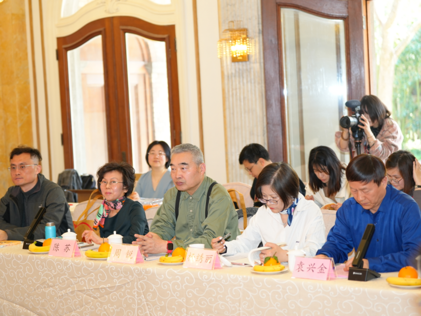 《地底下的魔术小天团》作品研讨会在上海举办