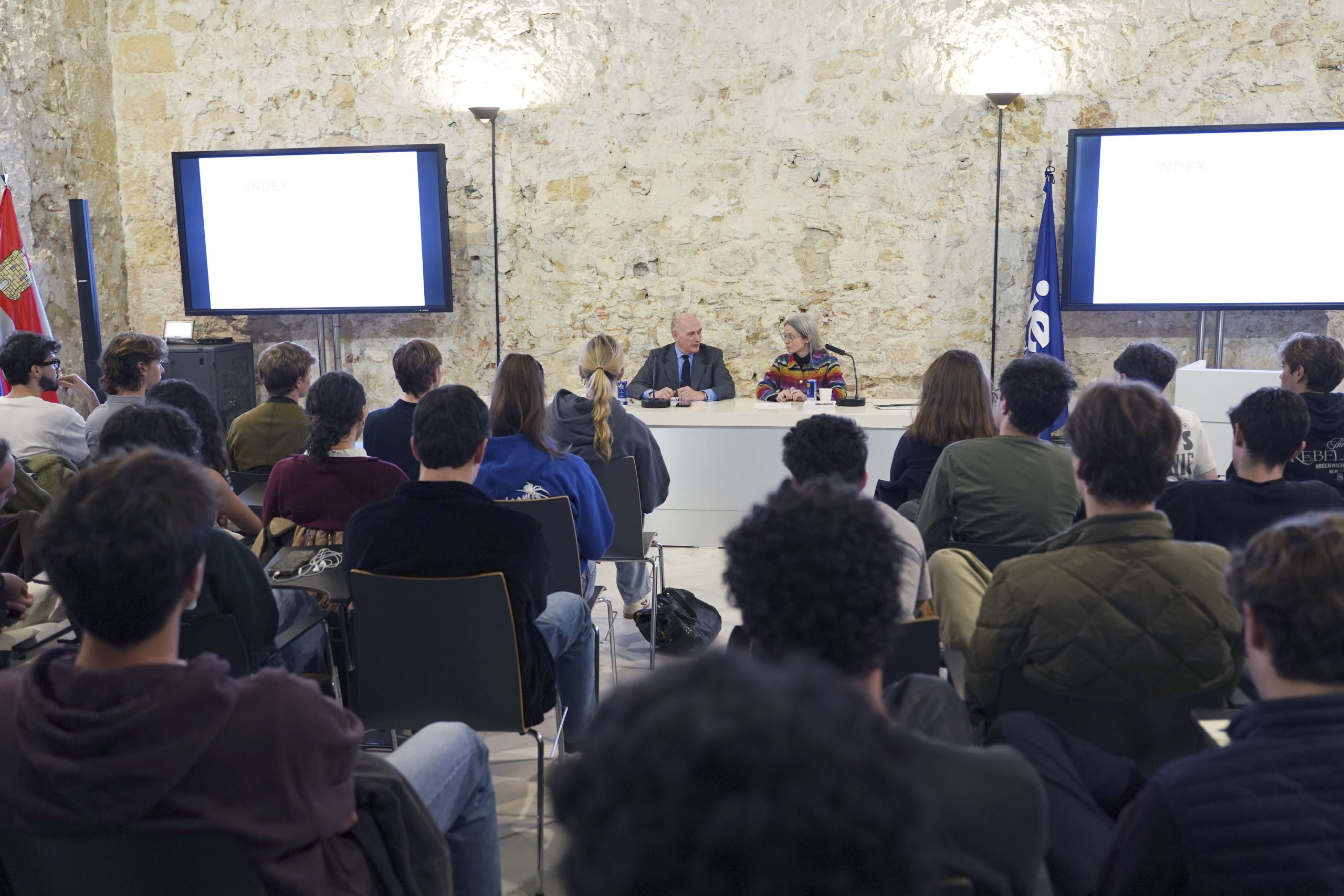 毕加索之孙走进IE大学，与学生共话艺术传承与人文精神