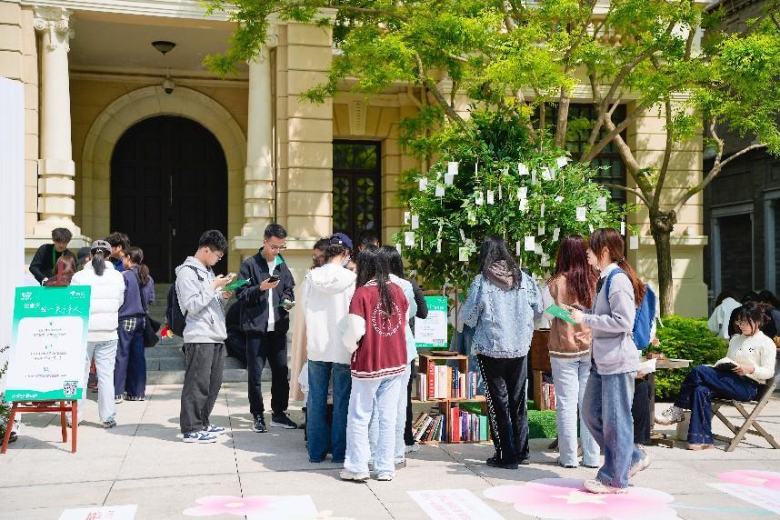 京东图书在北京举办“一条书香路”活动 让阅读之花在生活中绽放