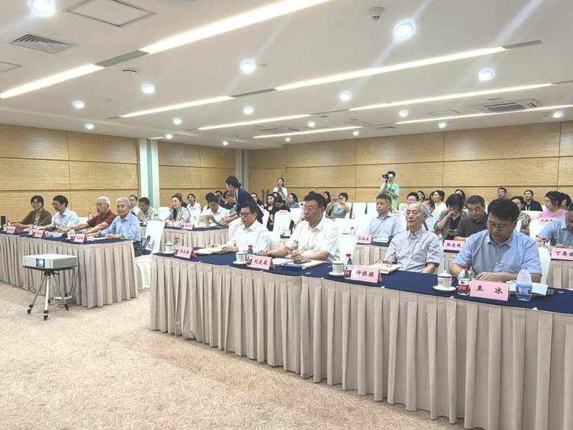 科学巨擘笔下的诗意星河：《诗国·中国院士诗词特辑》新书在郑州发布