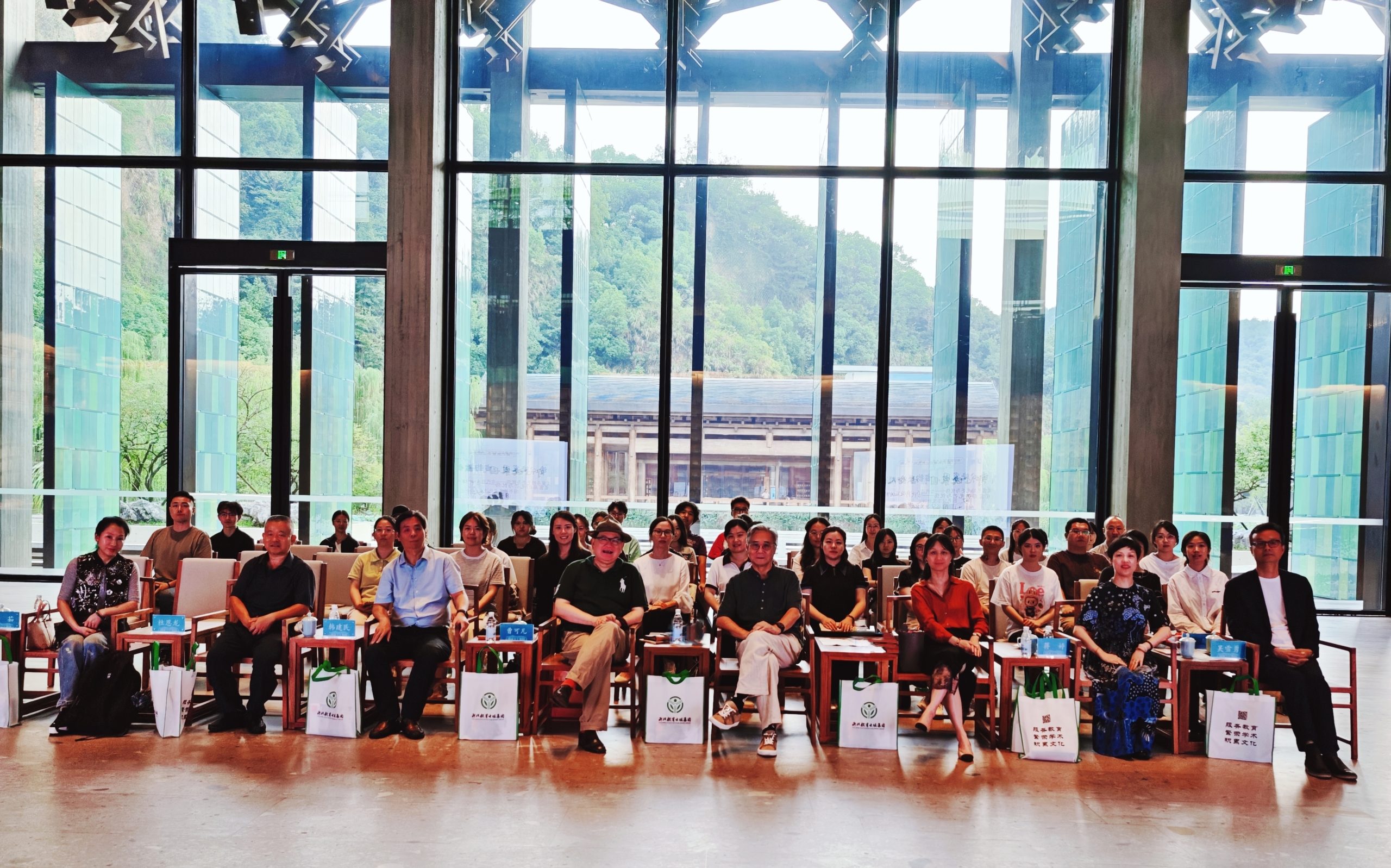 《窗扉的光芒与忧伤——古代诗人心中的家国》图书分享文化沙龙举办