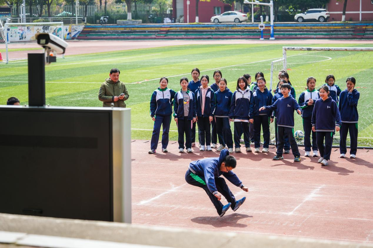 用AI劈开智慧体育新通路——湖南新华“智趣新体育”的破局实践