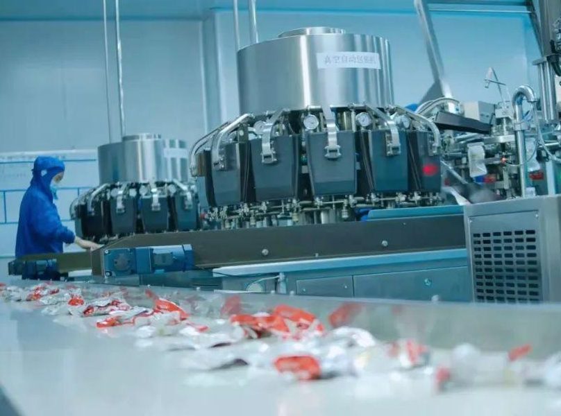 拼多多《新质供给一周年发展报告》发布：新质商品SKU数增长超五成，产业加速新质转型