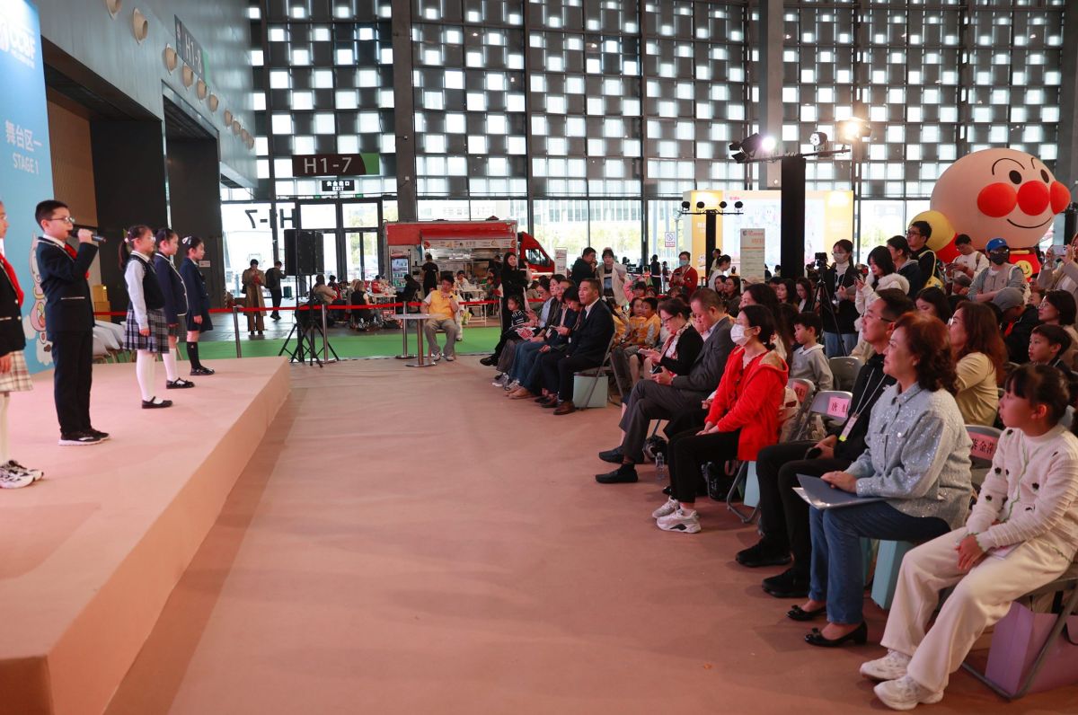 “小香咕”系列25周年续写成果展演暨《小香咕上学记》新书发布会成功举办