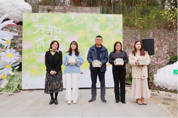 在春天，与万物重新认识一次——  一场春日的全民阅读之约