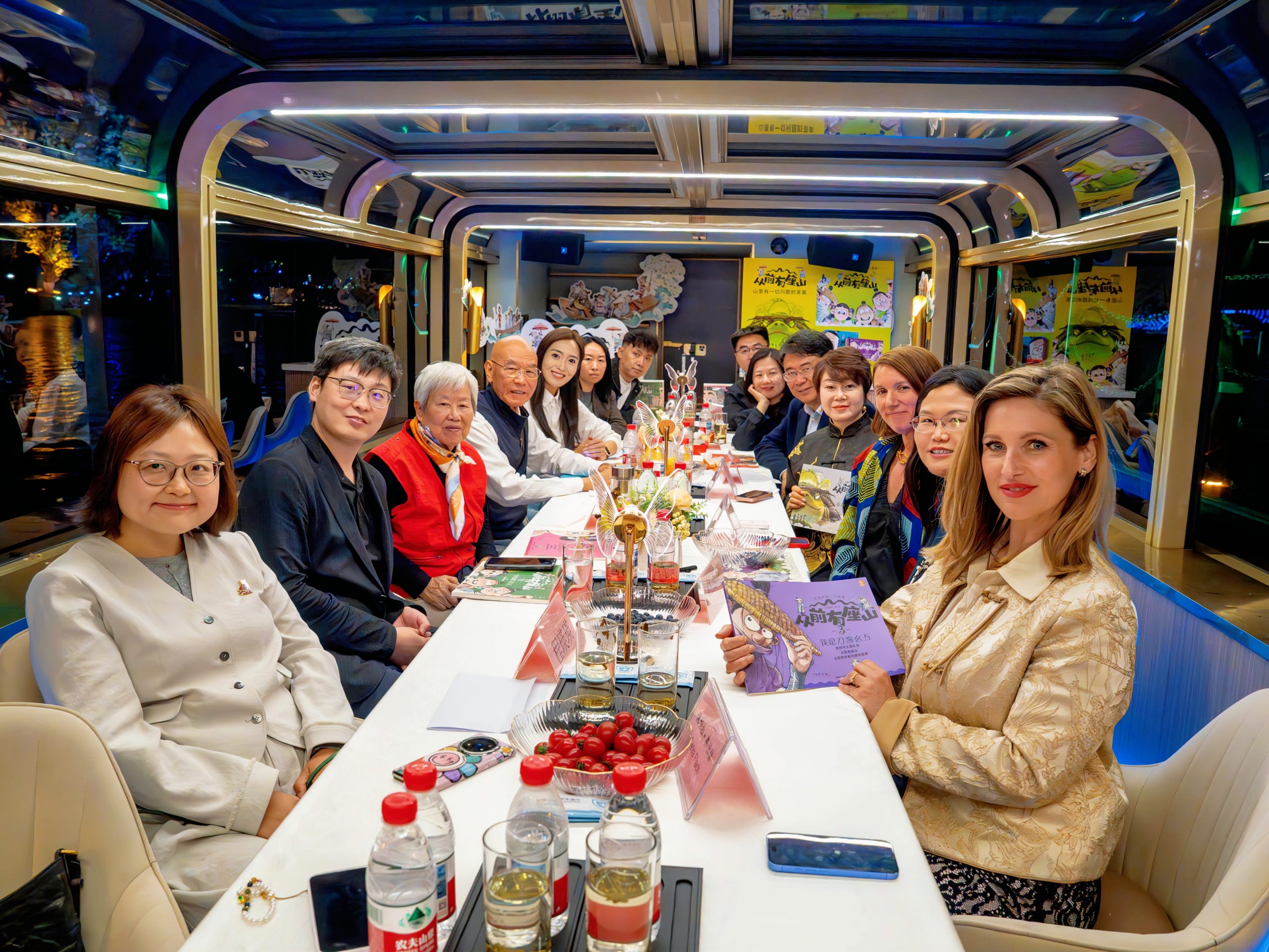 《从前有座山》第二辑水上共话，点亮全民阅读夜