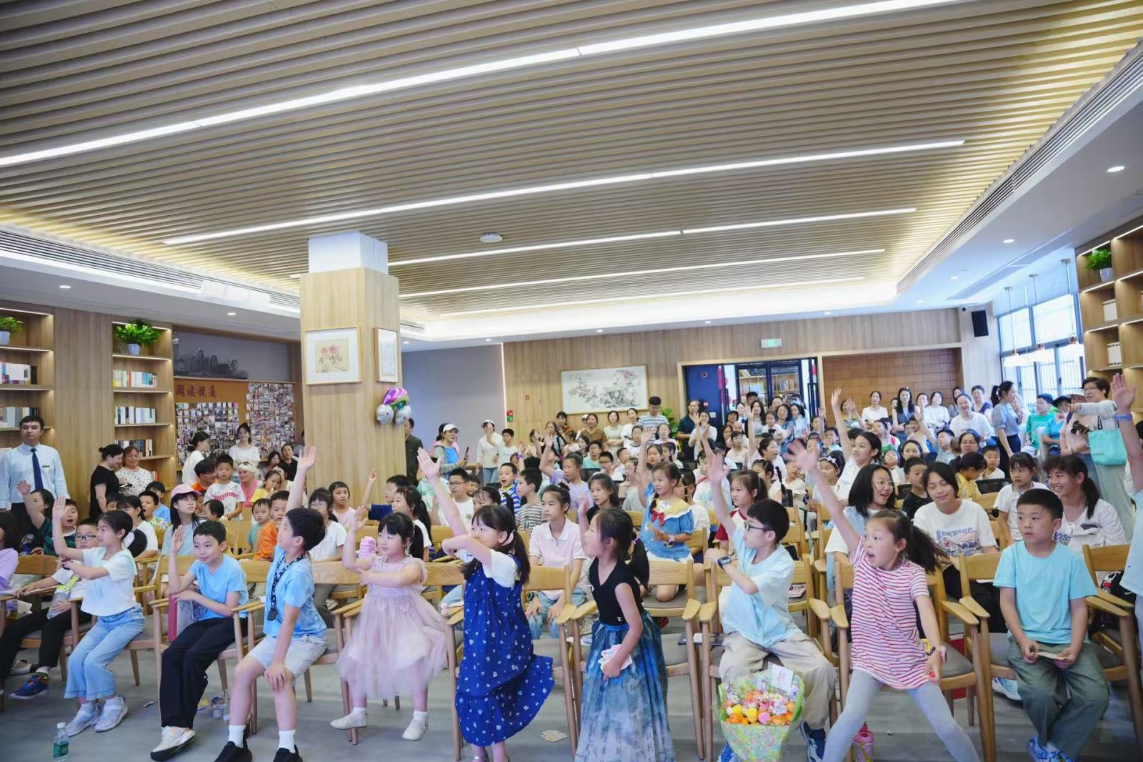 “六一”嘉年华亮相湖南省委机关图书馆 蔡皋携童趣书香陪孩子们过节